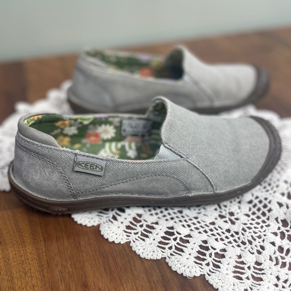 Keen Cush Gray-Green Fabric and Suede Upper 7 Slip On Sneaker - Picture 3 of 6
